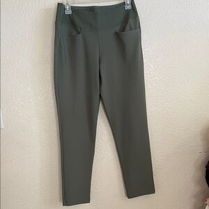 Elegant Olive Women's Cropped Pants